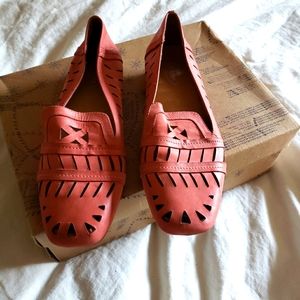 Cut leather driving moccasins by Pepper